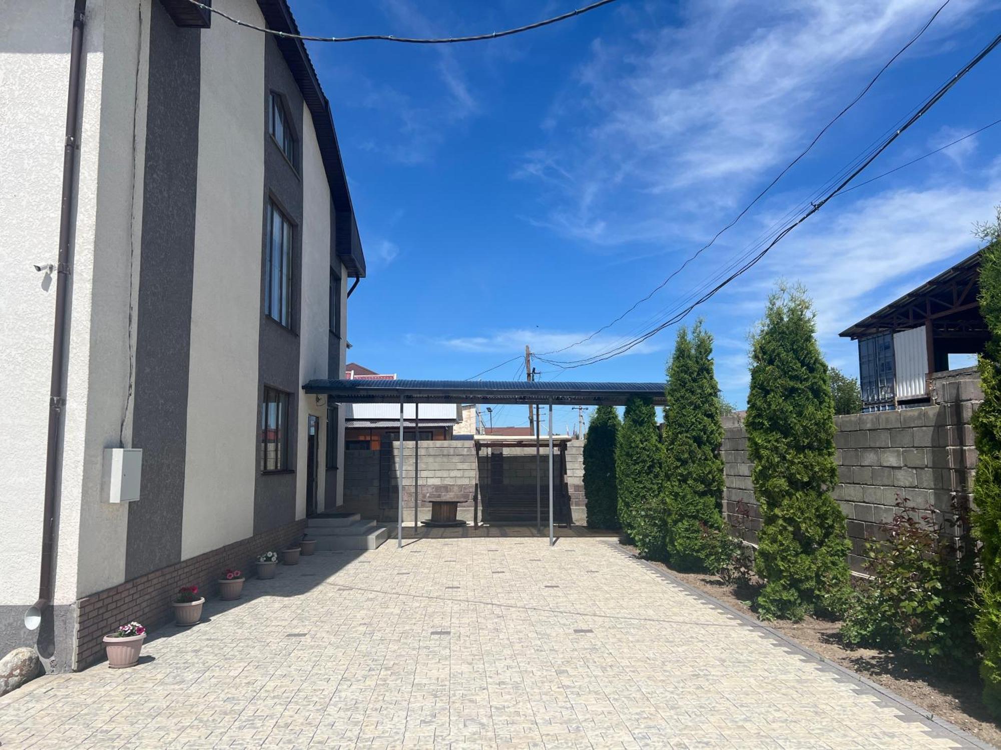 Bayotel Karakol Exteriör bild